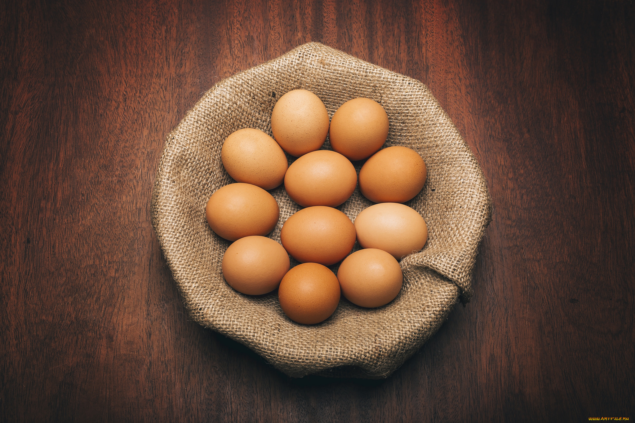 Яйцо. Картинка яйца куриные. Картинки еда яички. Яйцо обои.